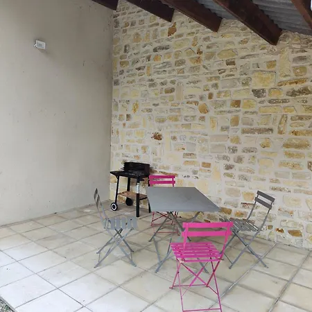 Petit Gite Lumineux Et Chaleureux Montguyon Exterior foto